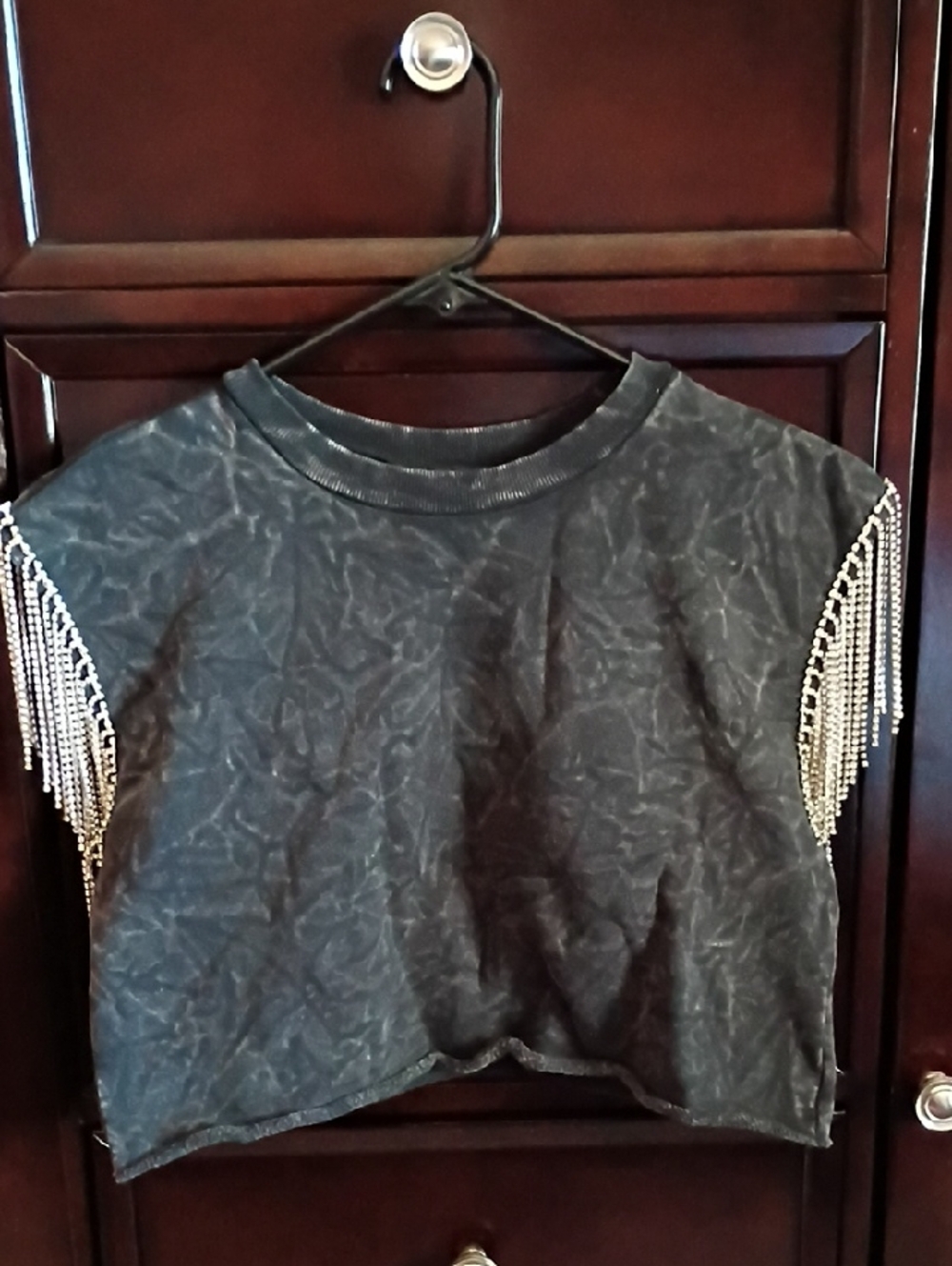 Fashion Nova Black Cropped Tee with Beaded Fringe Sleeves – NWT